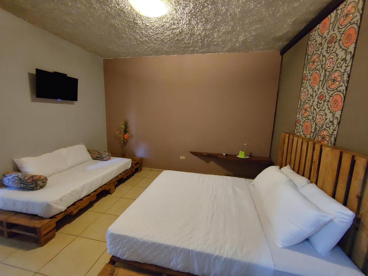 La Zona Hostel San Salvador Eksteriør bilde